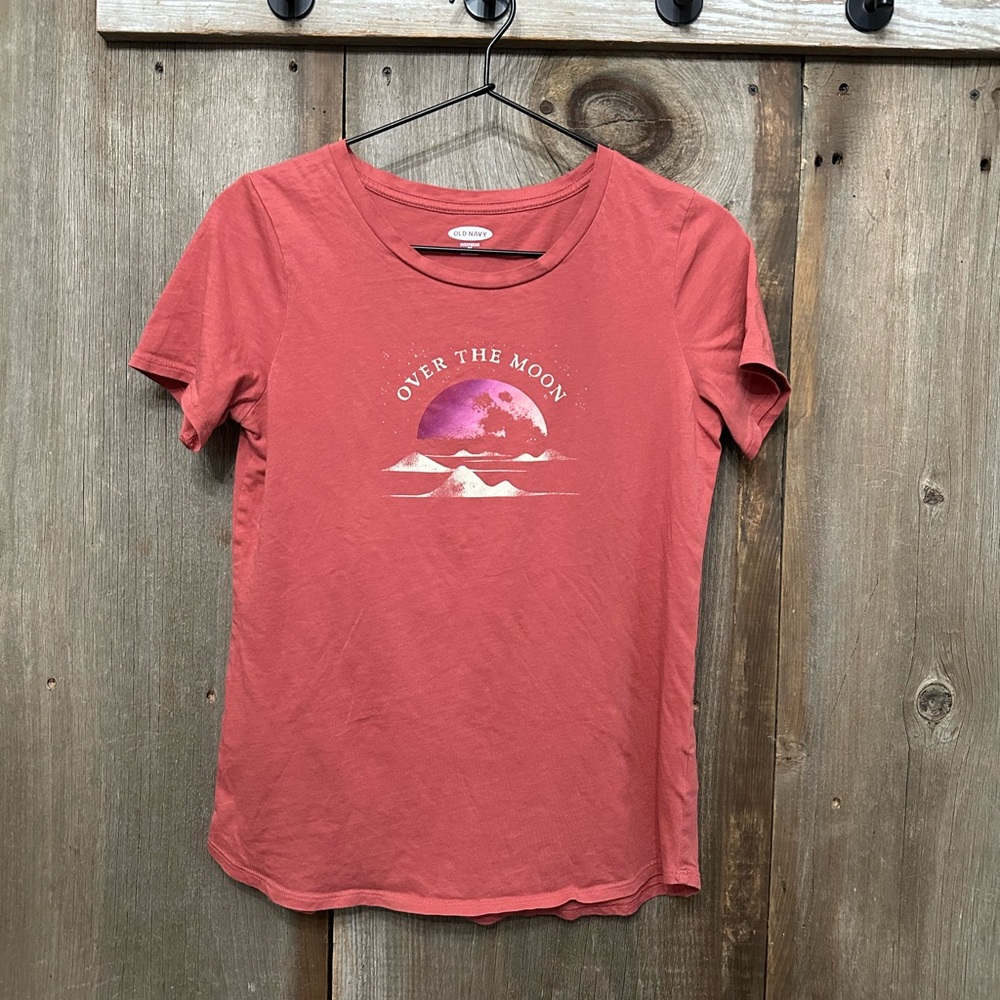 Old Navy Everywear Over The Moon Graphic Tee in Spicegirl Size XS Women’s